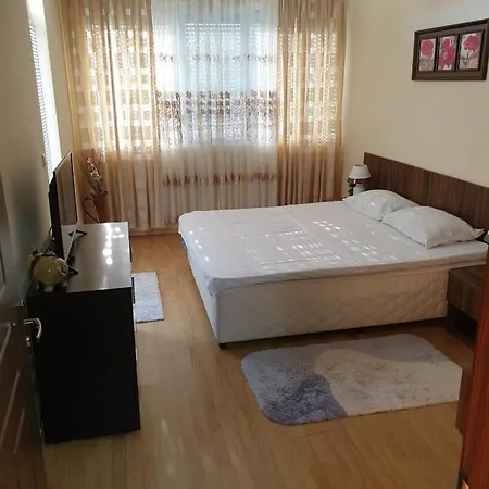 Sunny House Family * Νεσέμπαρ